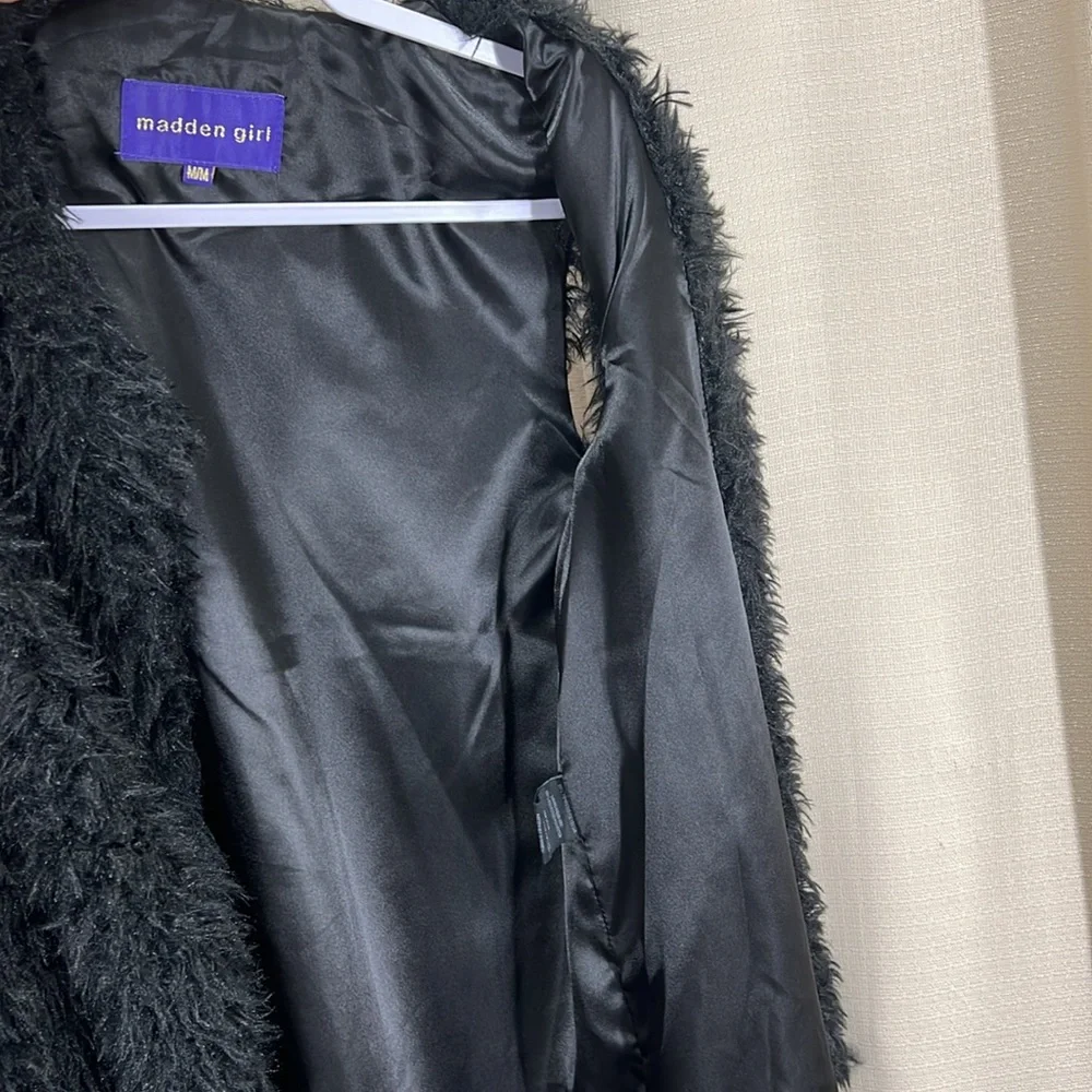 MADDEN GIRL faux fur black vest - Picture 11 of 16